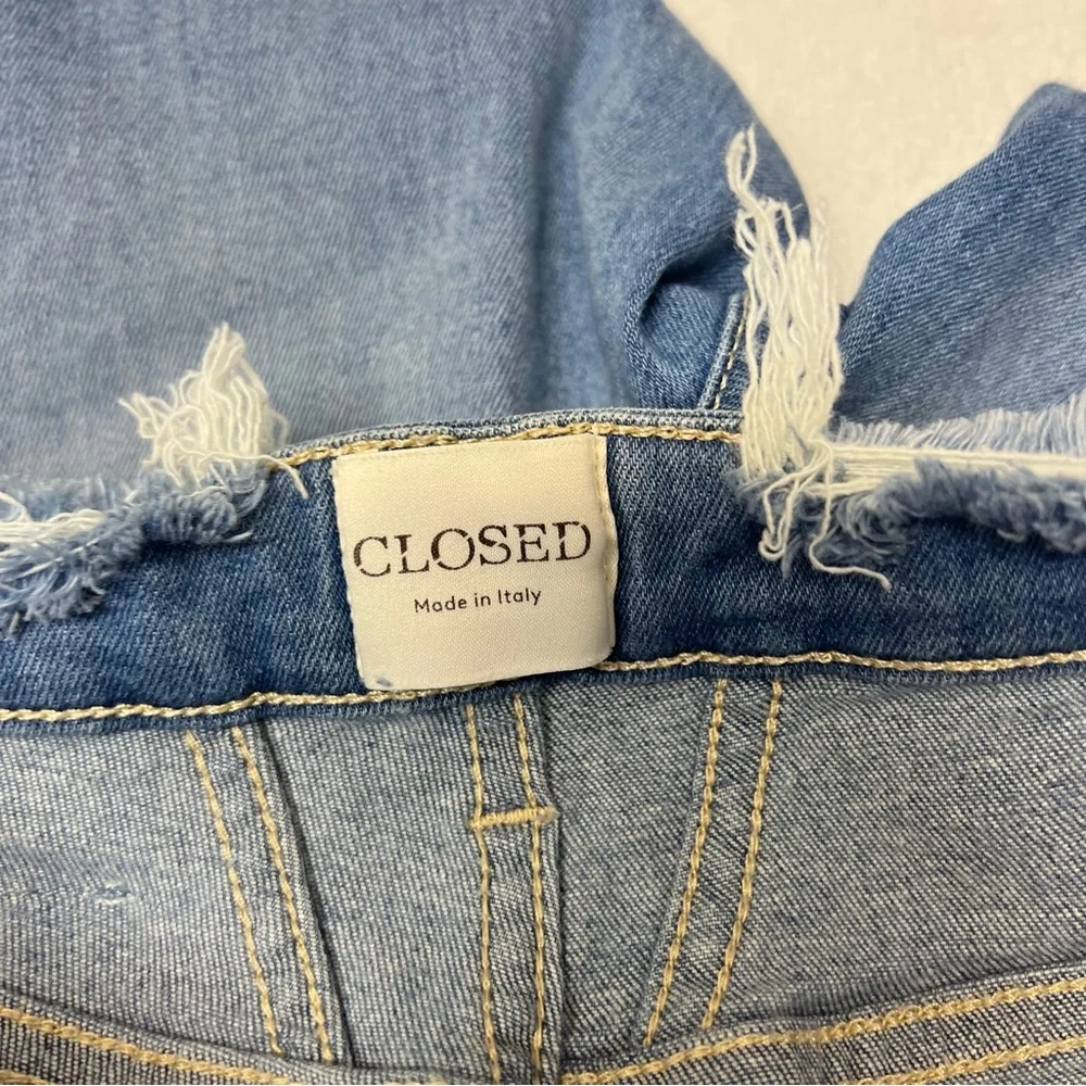 Closed distressed waist